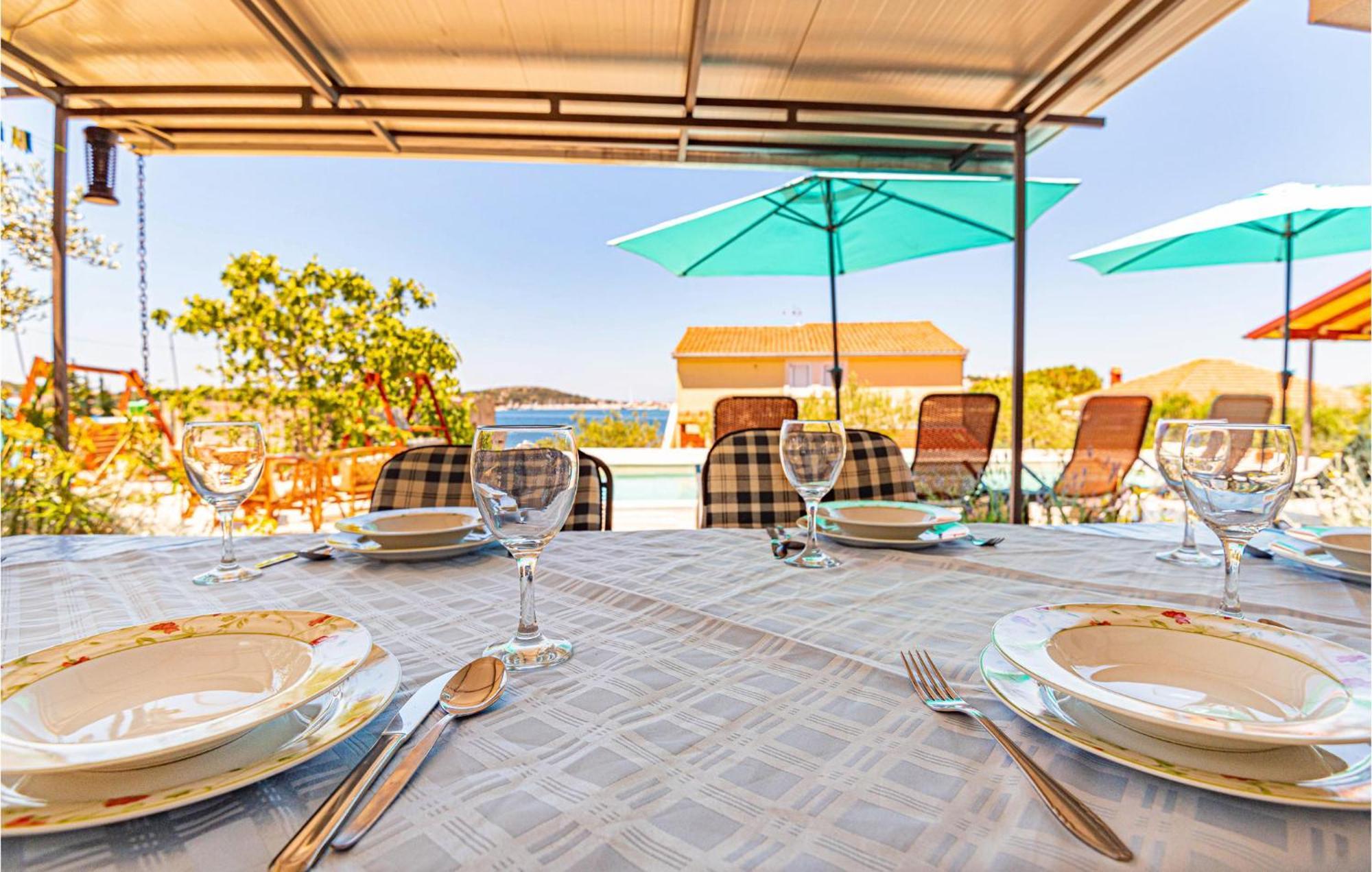 Nice Home In Zatoglav With House Sea View Podglavica Dış mekan fotoğraf